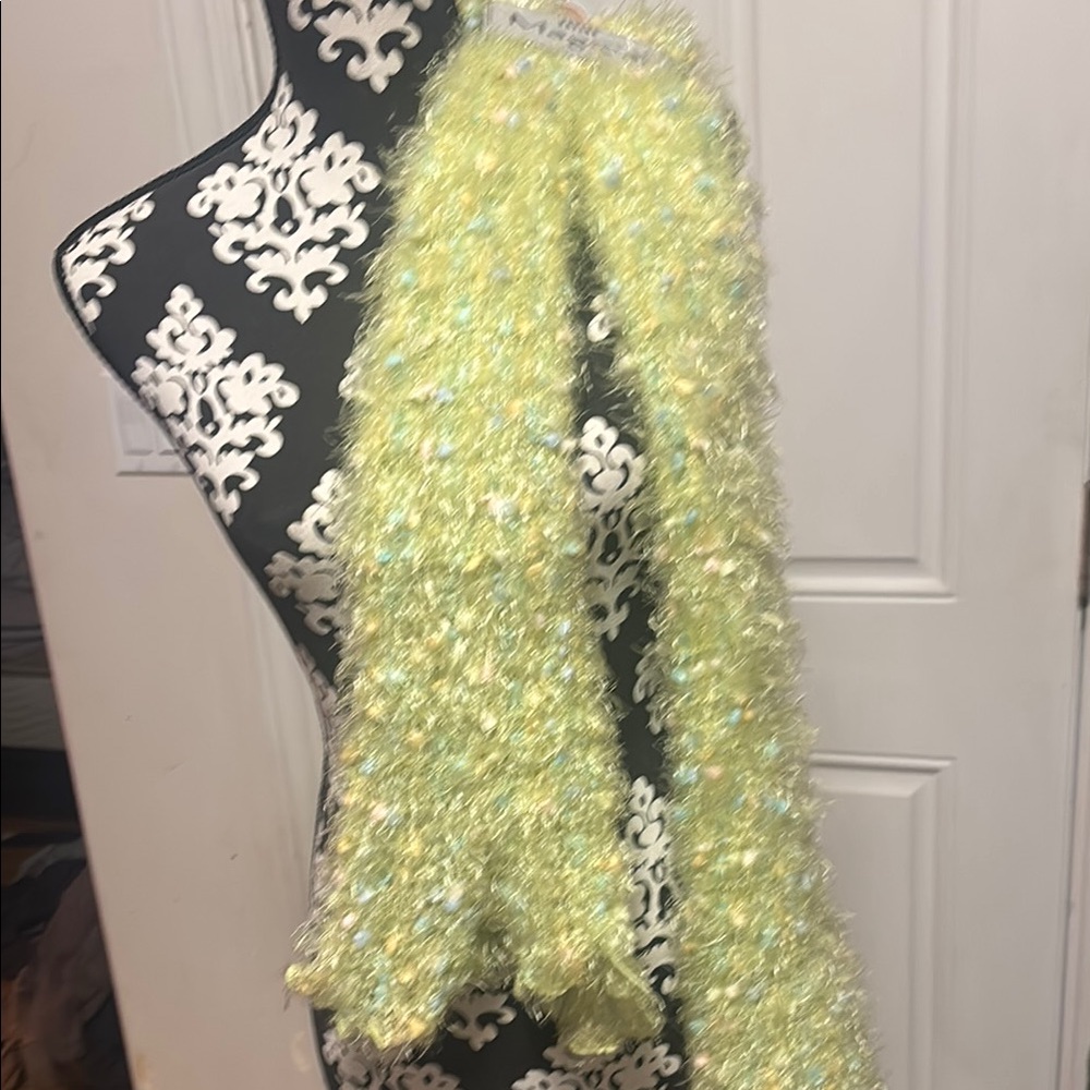 Magic Soft Textured Scarf in Light Green